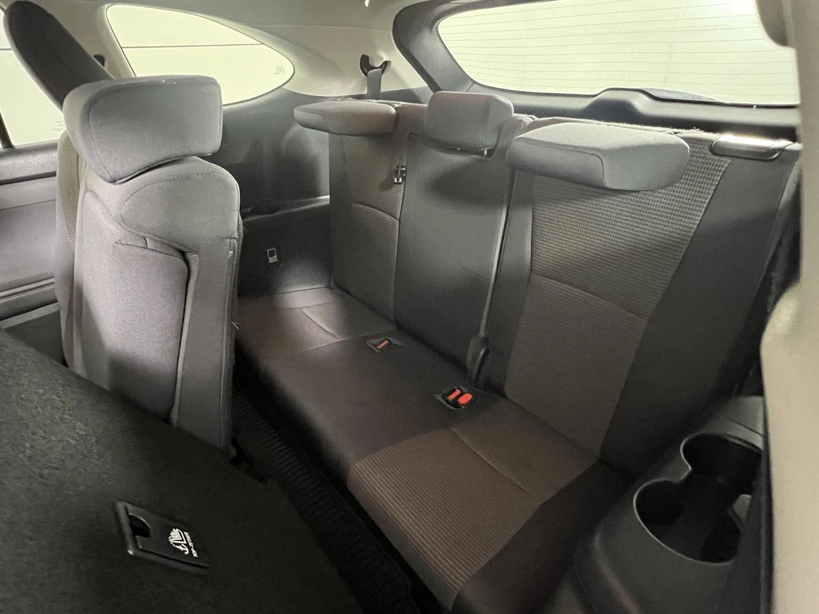 Used 2022 Wind Chill Pearl Toyota LE image 21