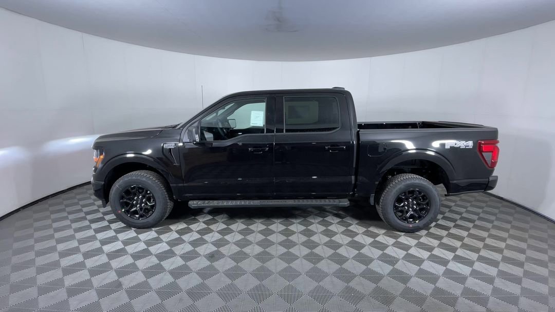 New 2026 Agate Black Metallic Ford XLT image 5