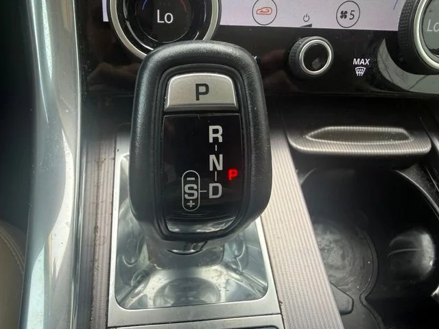 Used 2020 Black Land Rover HSE image 19