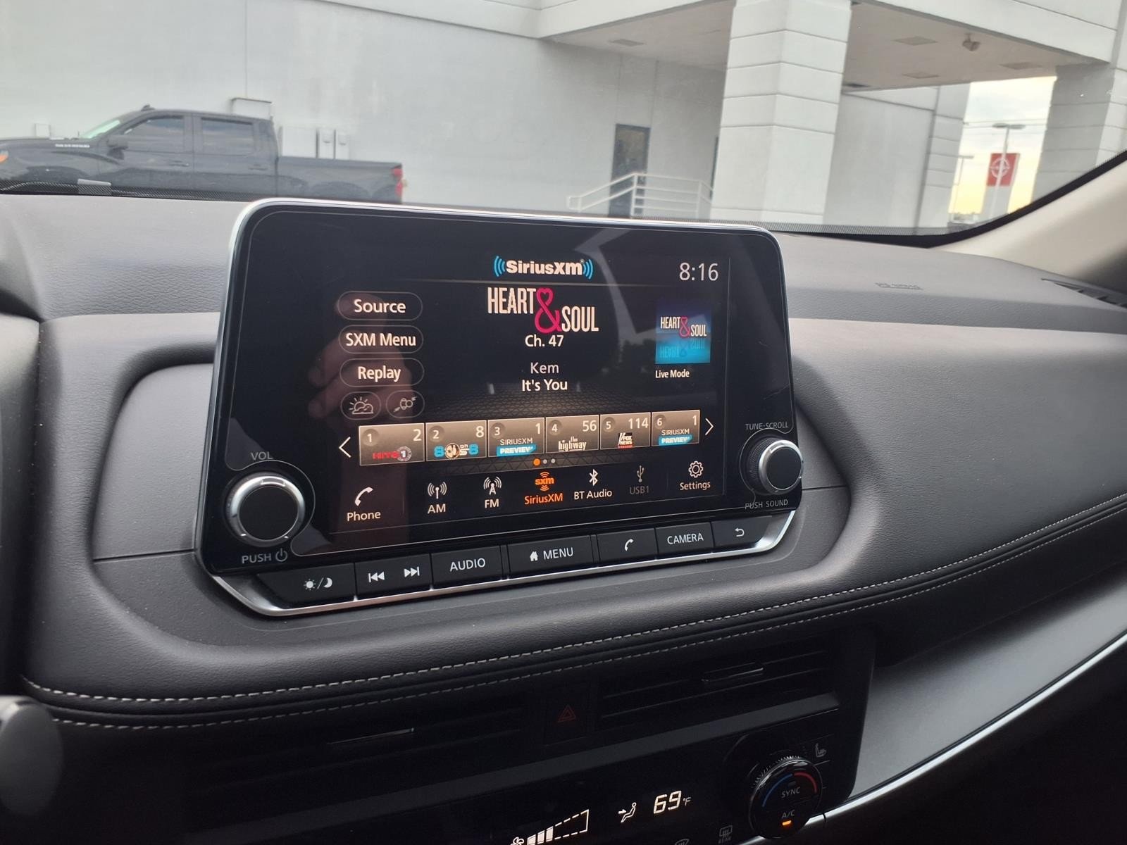 2026 Nissan Rogue photo 24 of 28