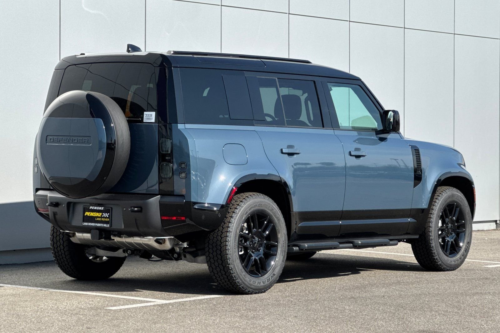 New 2026 Tasman Blue LAND ROVER X-Dynamic SE image 5