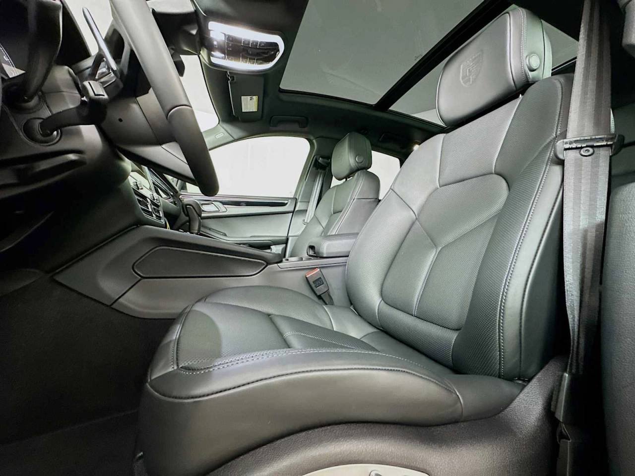 Certified Used 2026 VOLCANO GREY Porsche  image 5