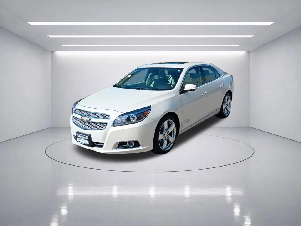 Used 2013 White Diamond Tricoat Chevrolet LTZ image 3