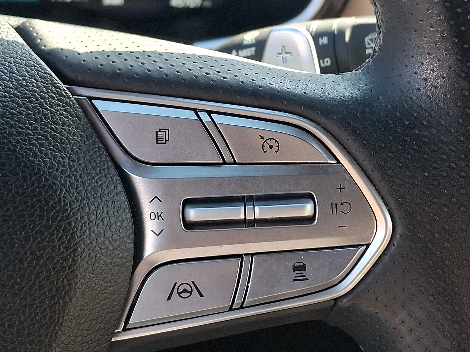 Used 2023 Black Hyundai Calligraphy image 23