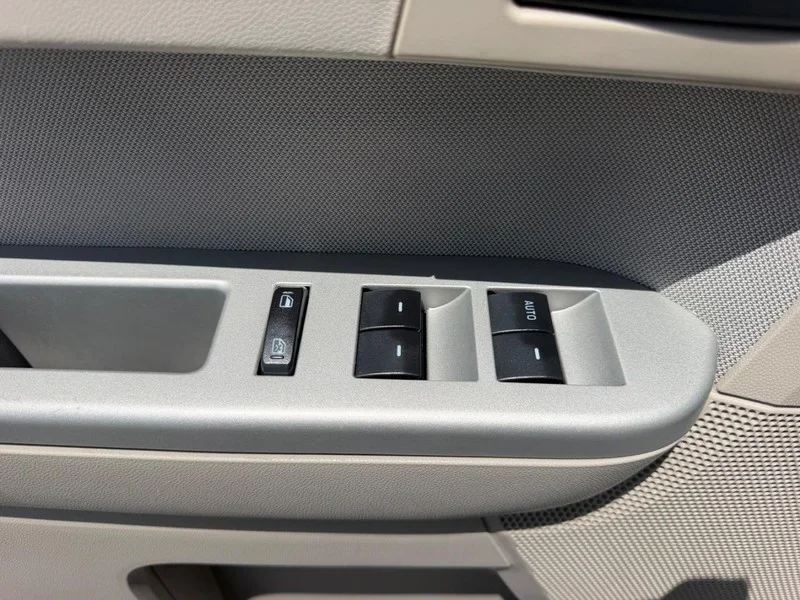 Used 2012 Ingot Silver Metallic Ford XLT image 19