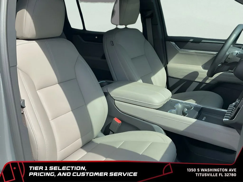 New 2026 Sterling Metallic GMC Elevation image 16