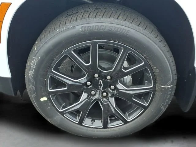 New 2026 Summit White Chevrolet LT image 16