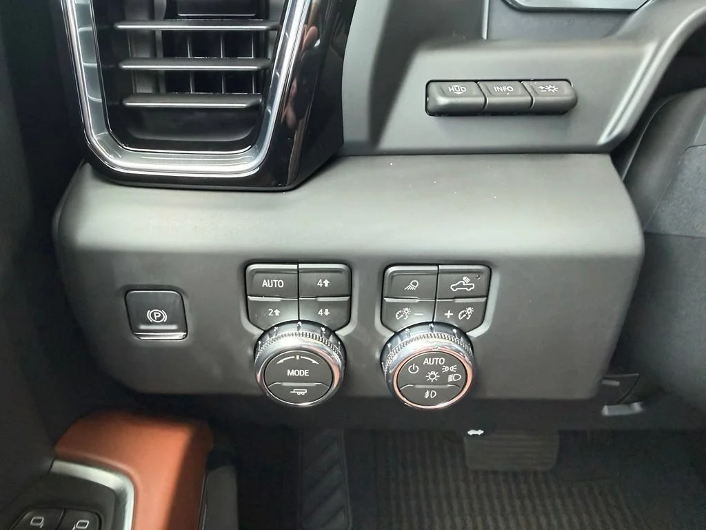 New 2026 Glacier White Tricoat GMC Denali Ultimate image 20