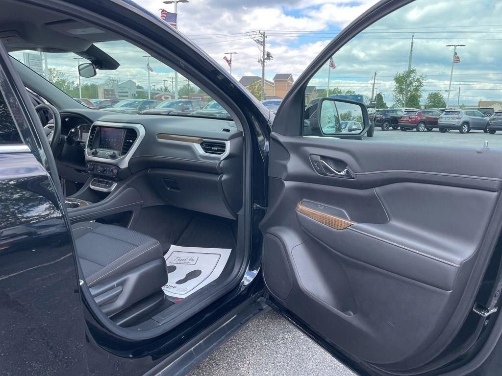 Used 2023 Black GMC SLE image 39