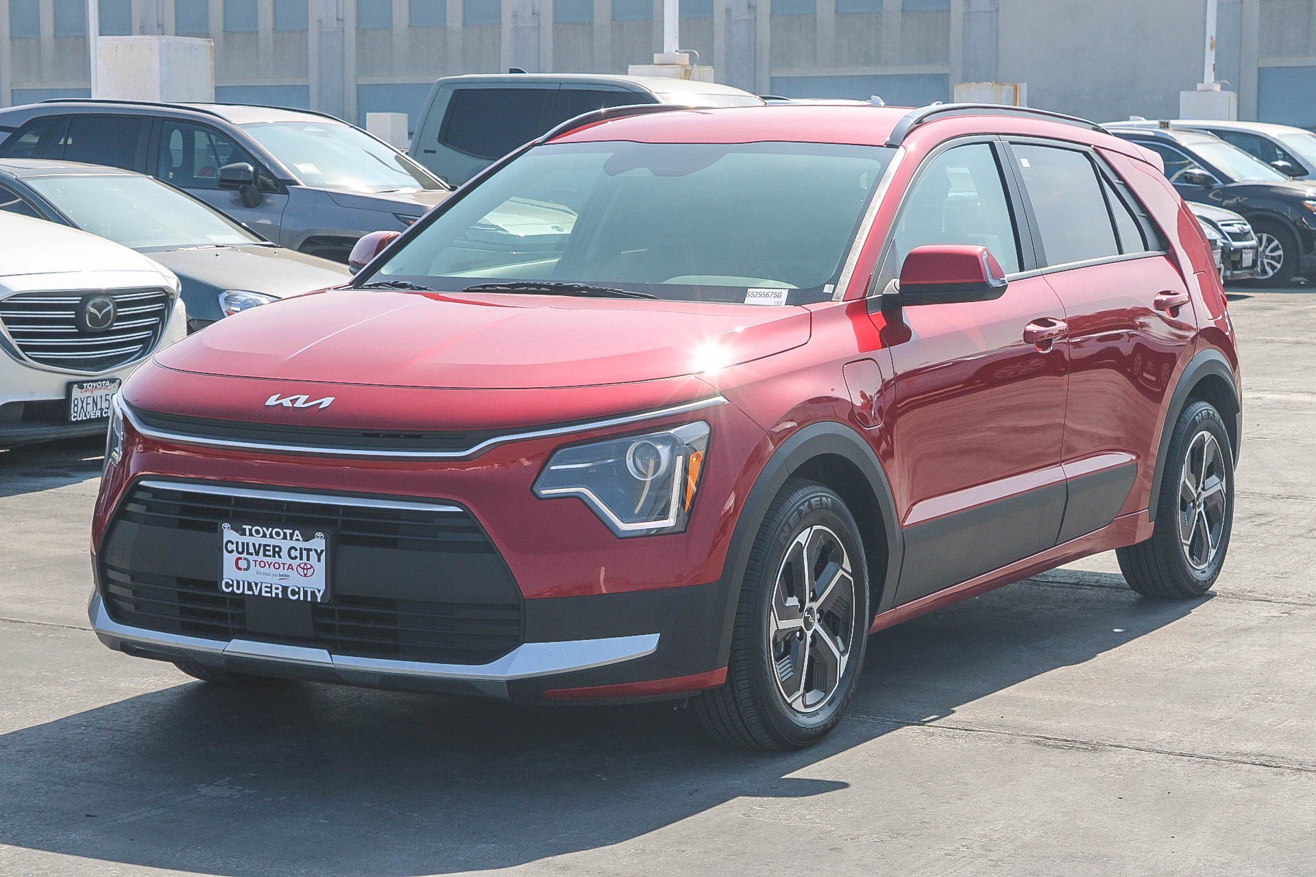 2025 Kia Niro EX - Photo 3