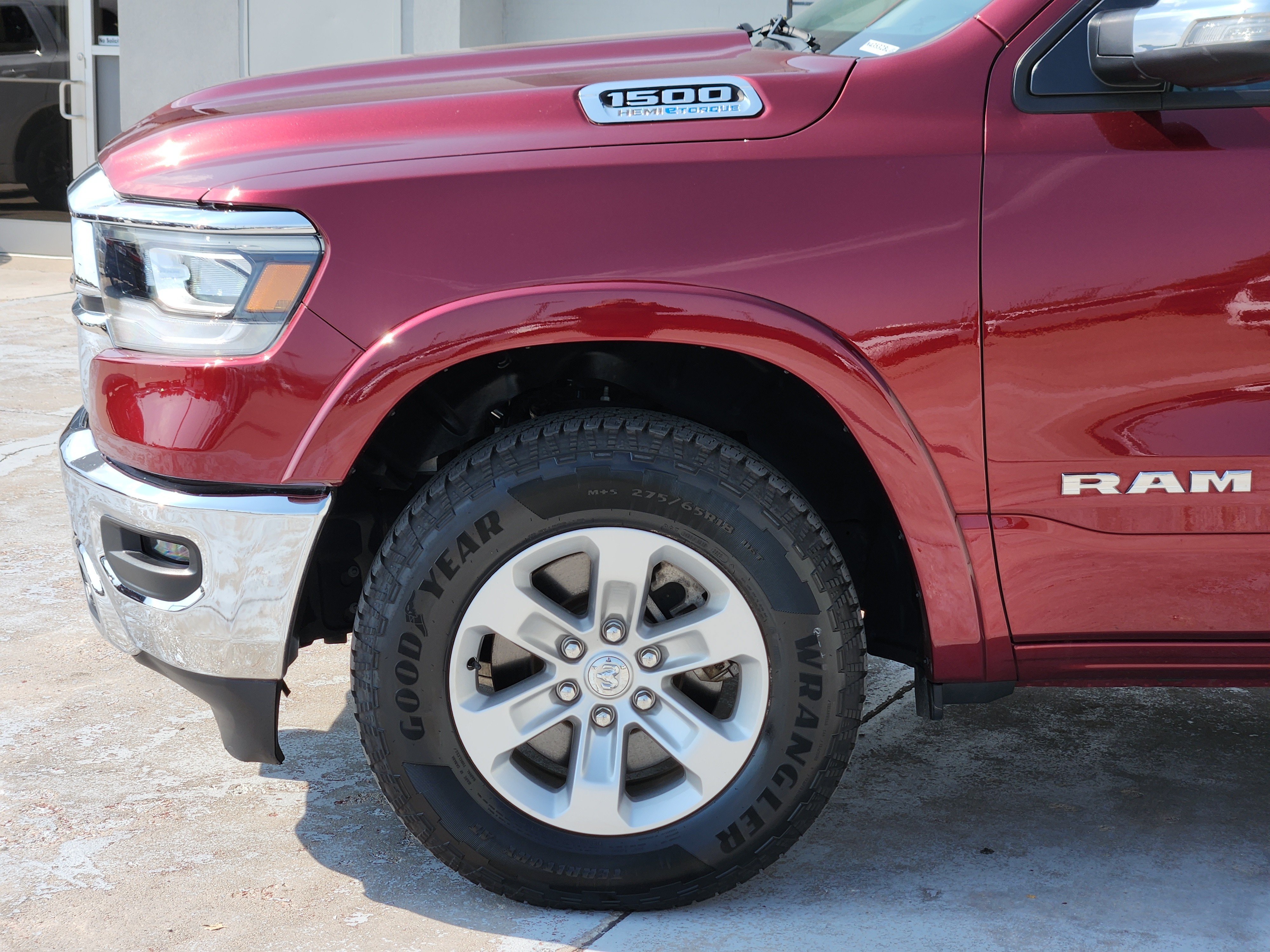Used 2022 Delmonico Red Pearlcoat Ram Laramie image 9