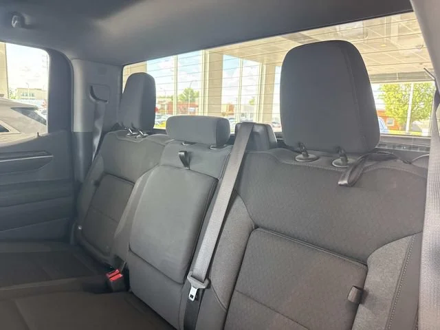 Used 2024 Onyx Black GMC Elevation image 30