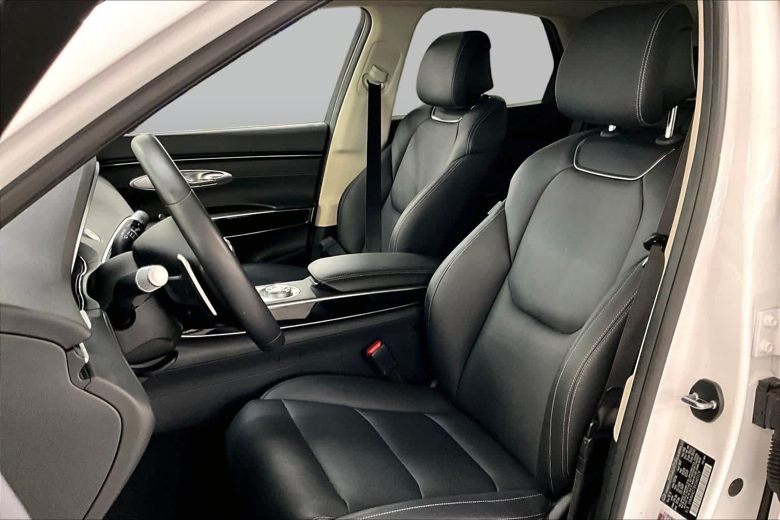 Pre-Owned 2025 Genesis GV70 2.5T
