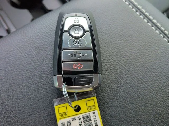 New 2026 Oxford White Ford F-250® XLT image 30