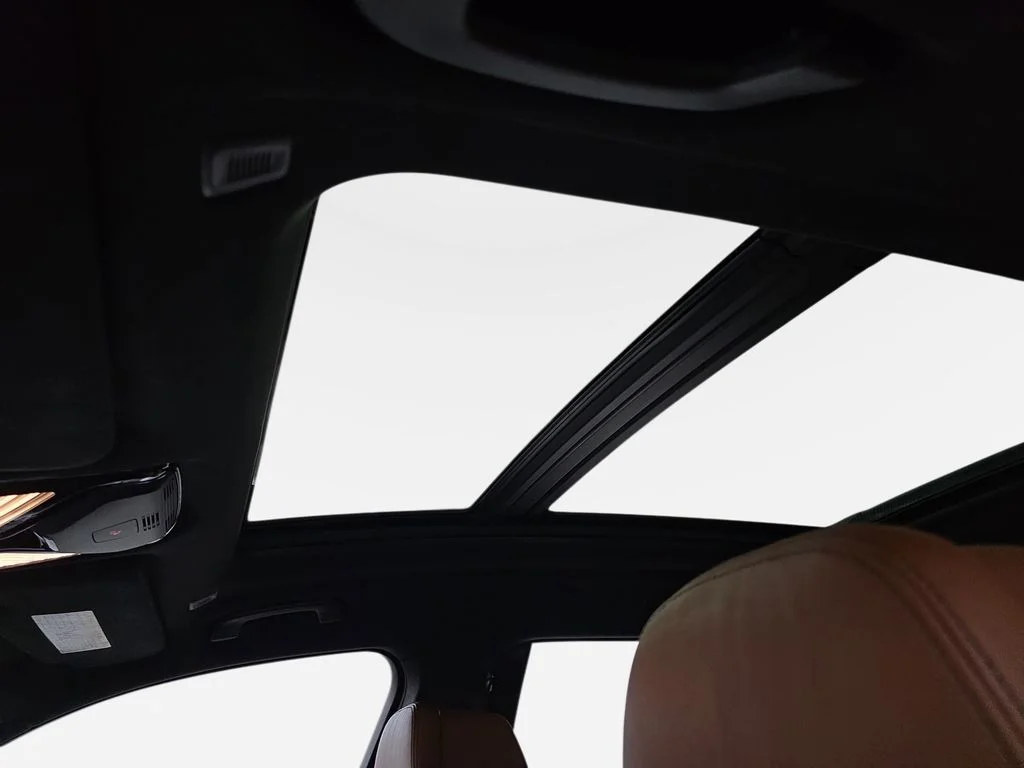 Used 2020 White BMW M50i image 31