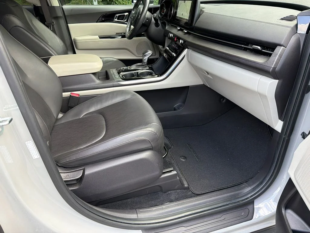 Used 2024 White Kia EX image 13