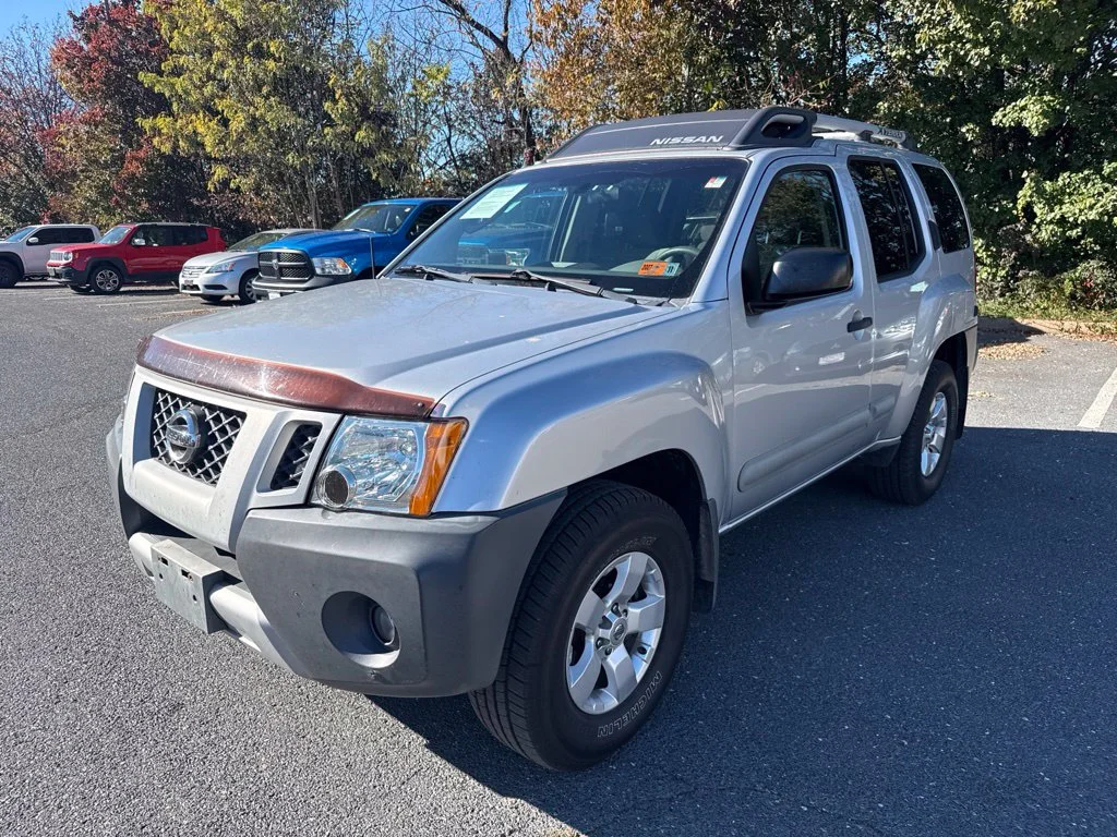 Used 2011 Silver Nissan S image 2