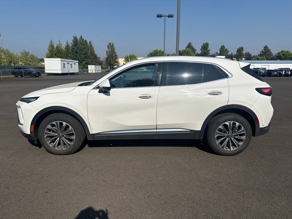 Used 2024 Summit White Buick Preferred image 4