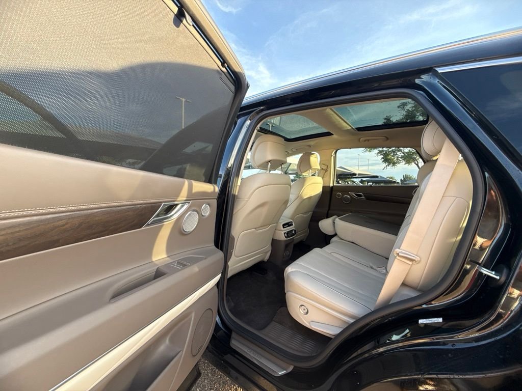 Used 2023 Black Genesis 2.5T image 15