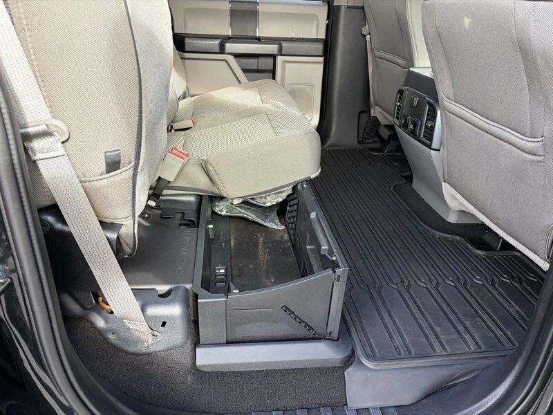 Used 2019 Black Ford Super Duty XLT image 17