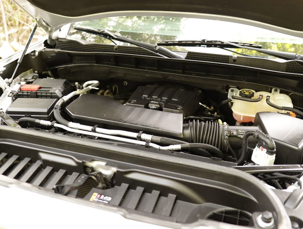 Used 2022 Quicksilver Metallic GMC Elevation image 33