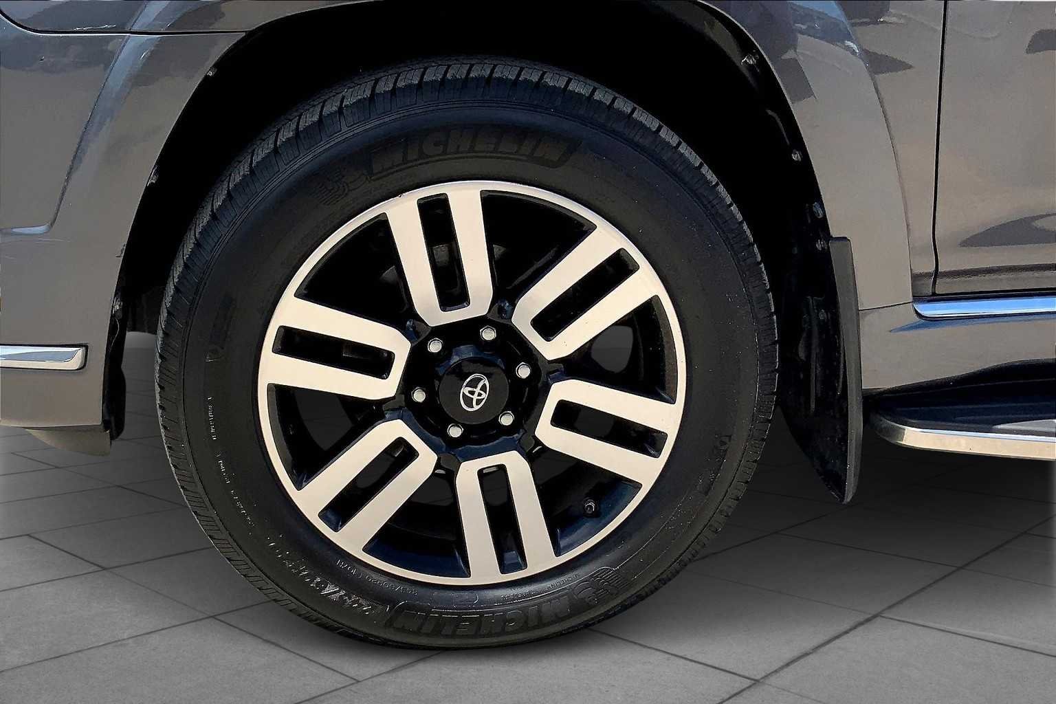 Used 2017 Magnetic Gray Metallic Toyota SR5 image 11