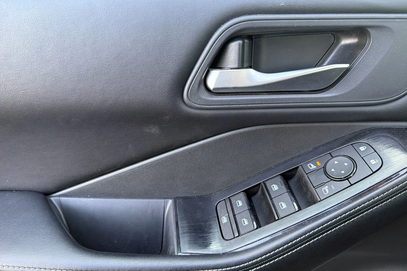 Used 2025 Baja Storm Metallic Nissan SV image 9