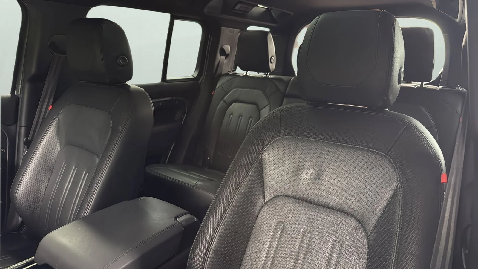 Used 2021  Land Rover X-Dynamic SE image 9