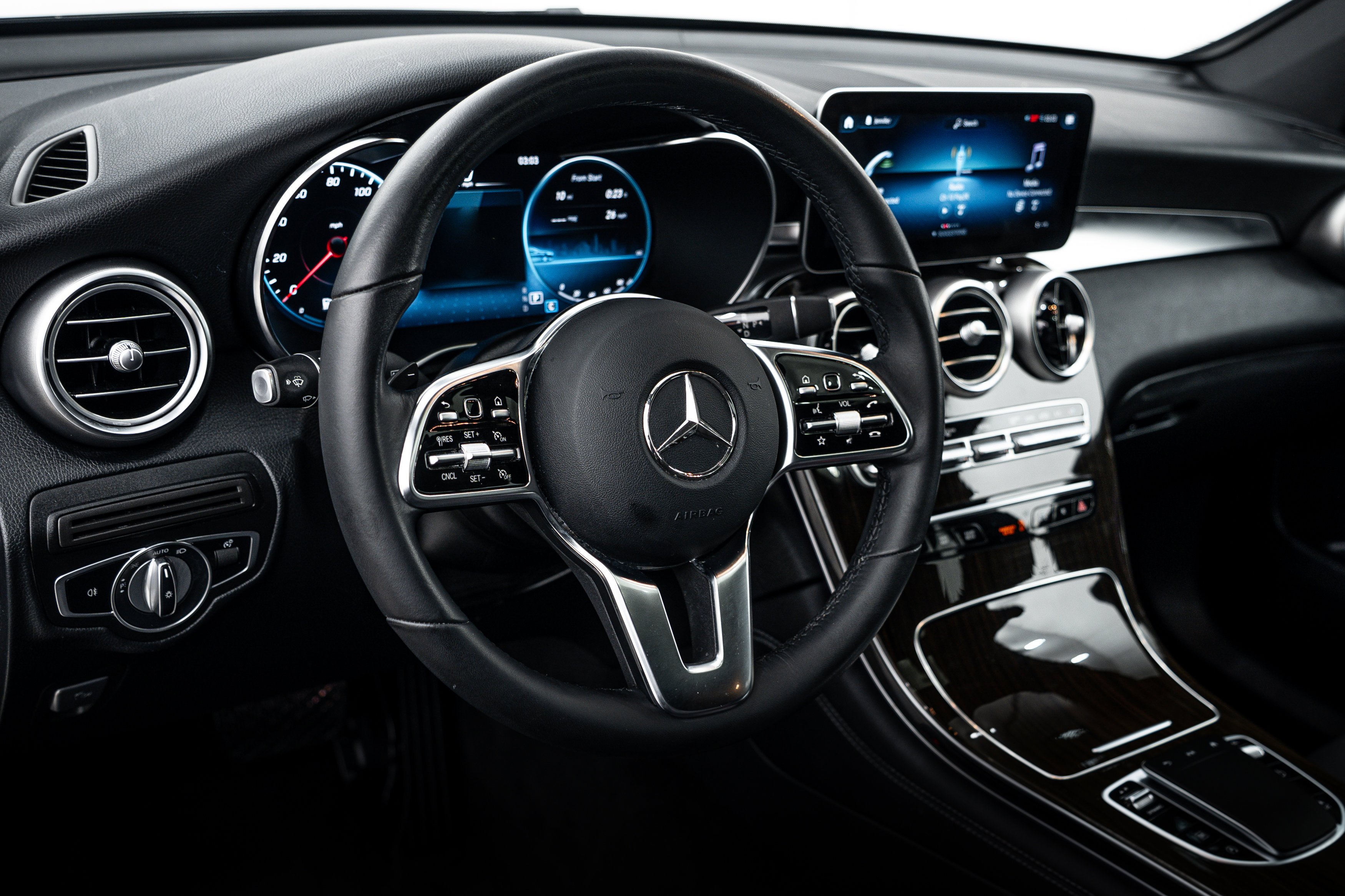 Used 2020 Black Mercedes-Benz GLC 300 image 10