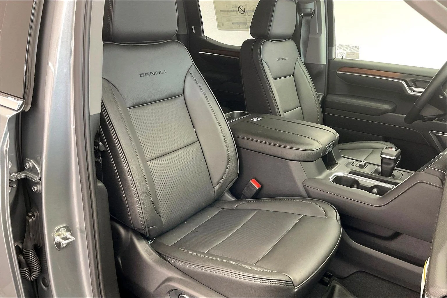 2026 GMC Sierra 1500 Denali - Photo 9