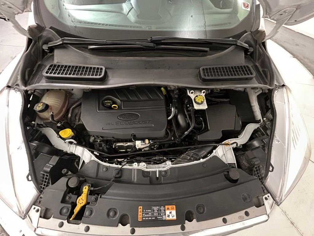 Used 2018 White Ford SE image 21