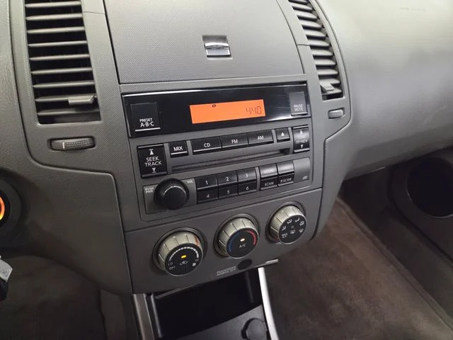 Used 2006 Silver Nissan 2.5 S image 19