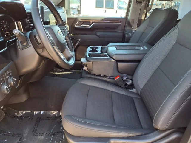 Used 2026 Summit White Chevrolet LT image 17