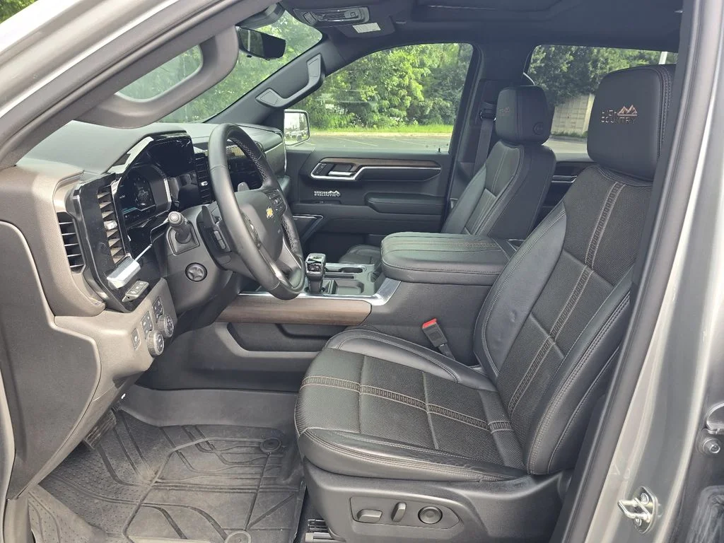 Used 2024 Sterling Gray Metallic Chevrolet High Country image 15