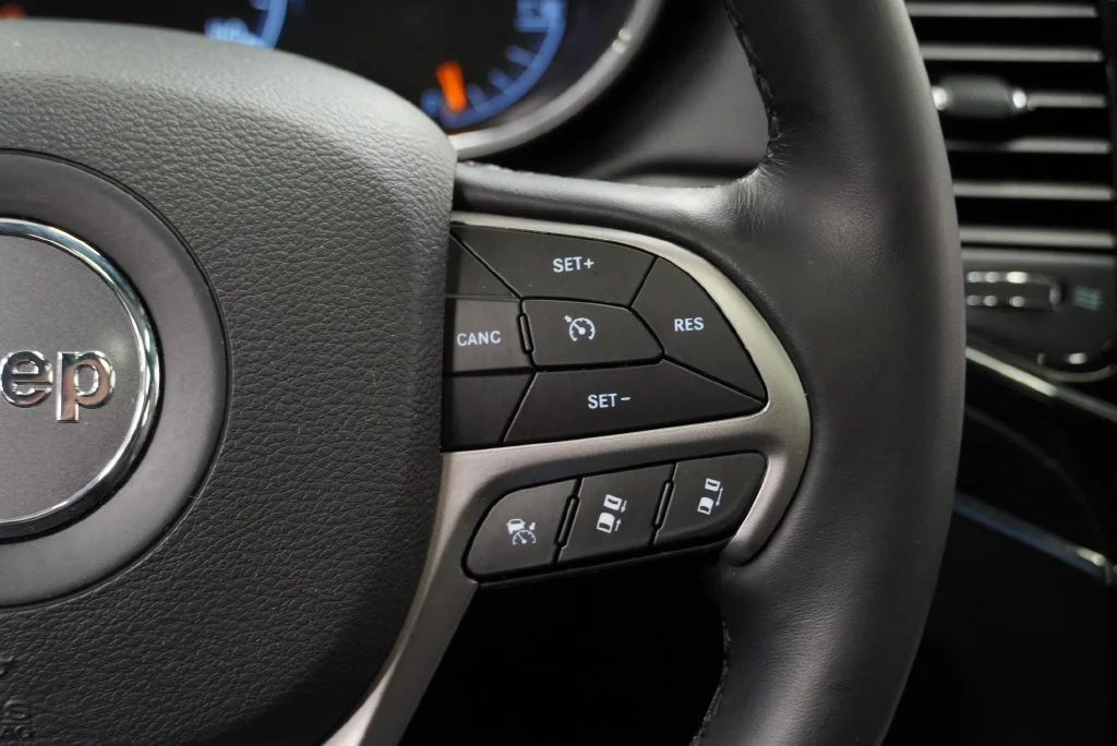 Certified Used 2021 Gray Jeep Limited image 34
