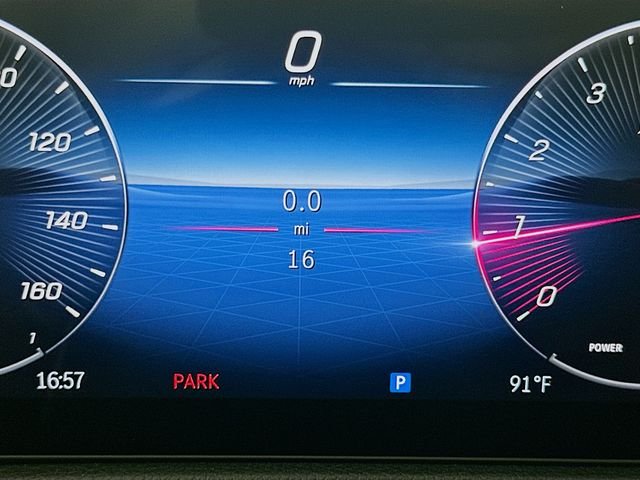 New 2026 Polar White Mercedes-Benz GLB 250 image 12