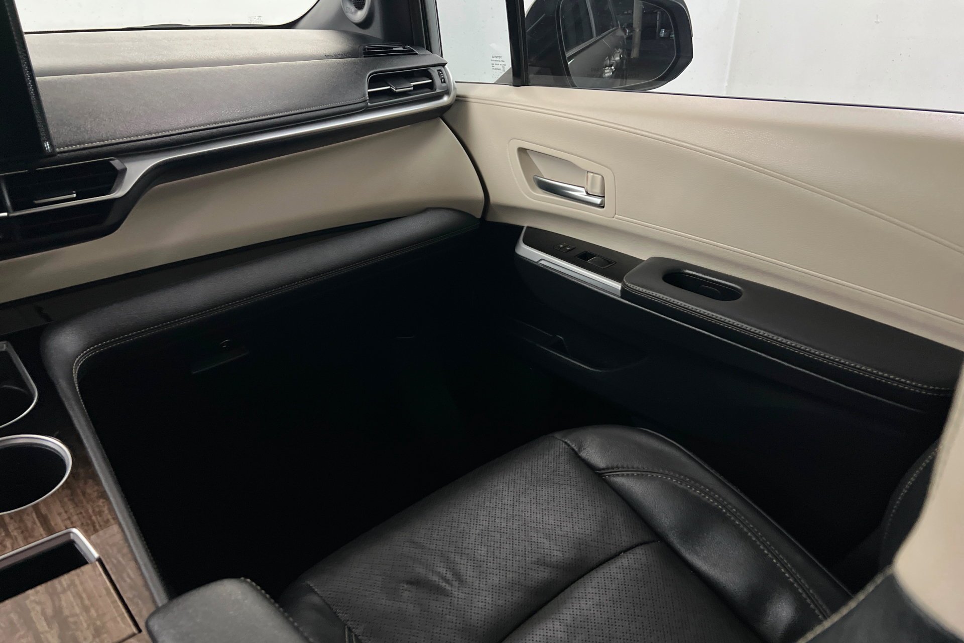 Used 2026 Gray Toyota Platinum image 11