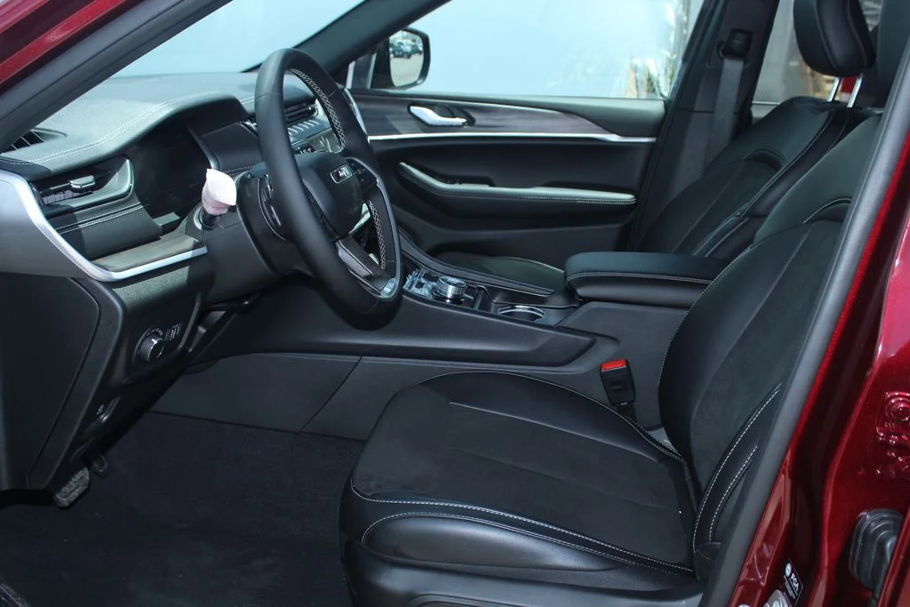 New 2026 Red Jeep Altitude image 8