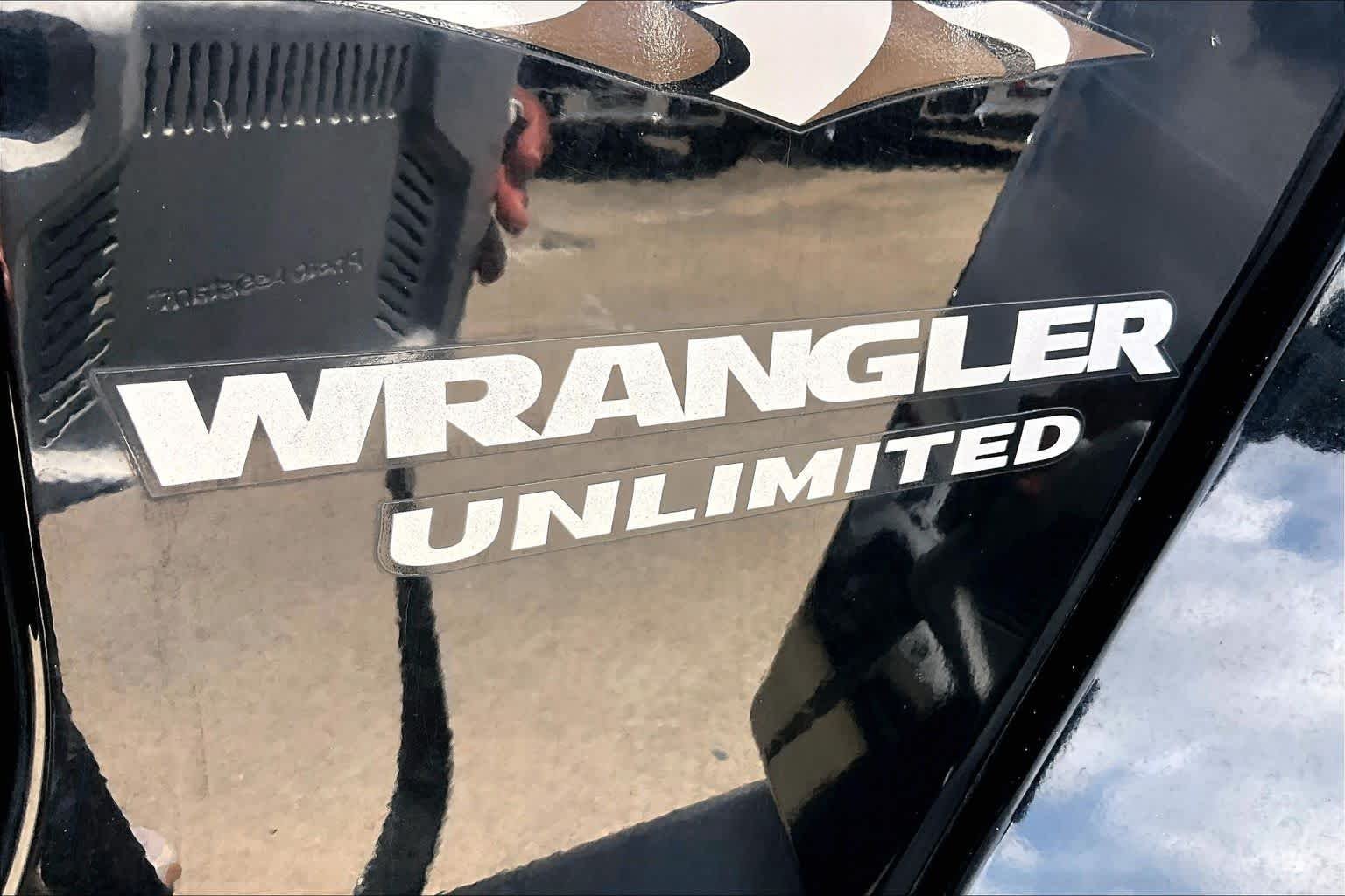 Used 2017 Black Clearcoat Jeep Sahara image 28
