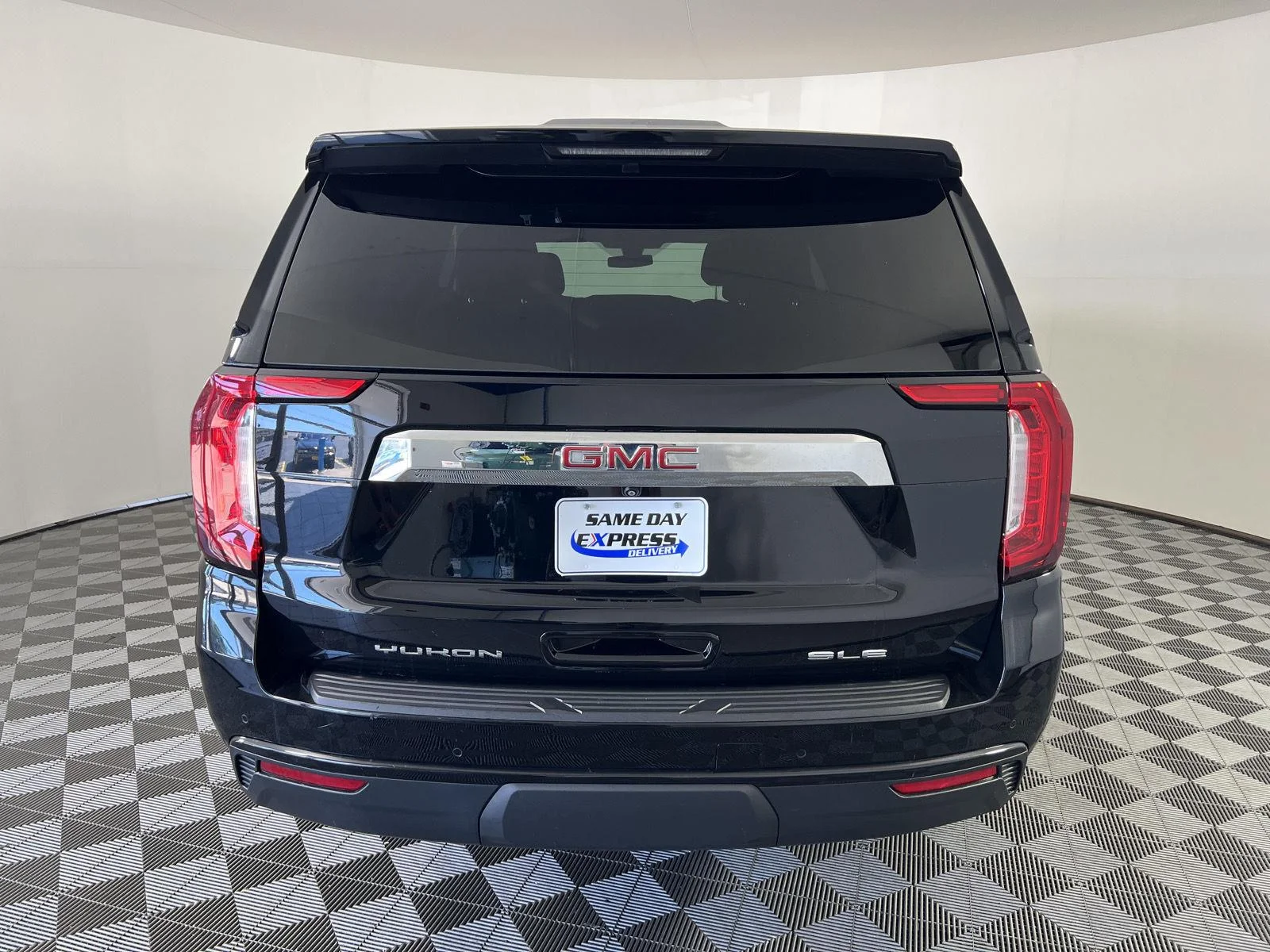 Used 2022 Onyx Black GMC SLE image 26