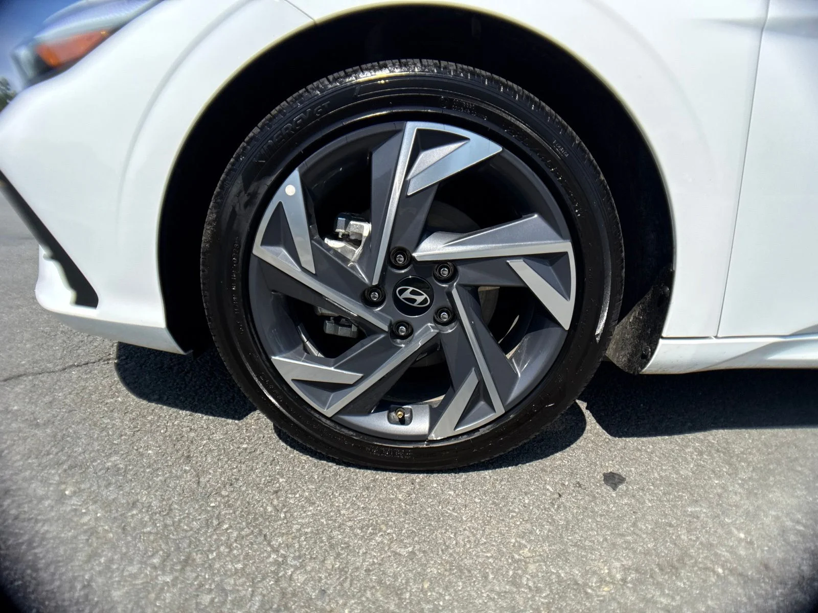 Used 2025 White Hyundai SEL Sport image 26