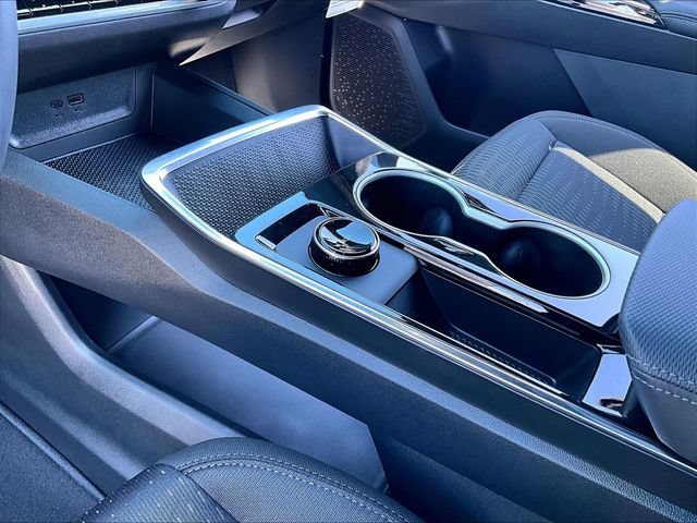 2027 Chevrolet Equinox LT - Photo 10