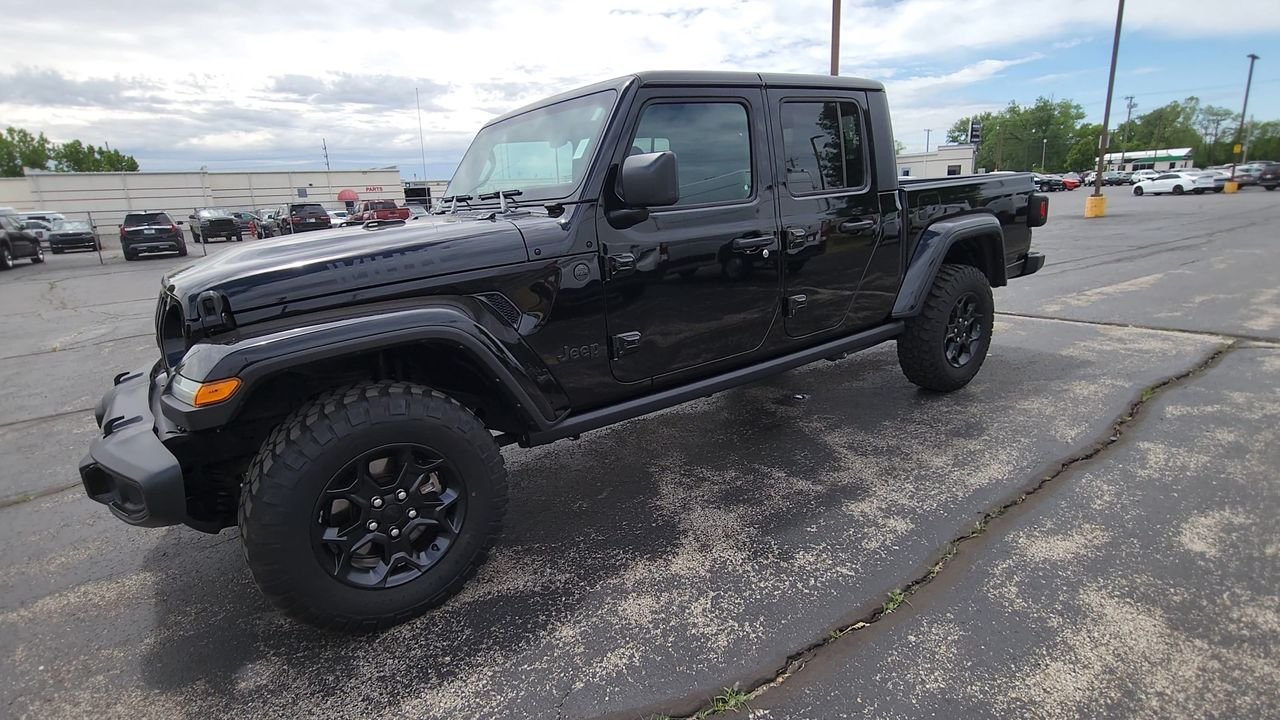 Used 2023 Black Jeep Willys image 4