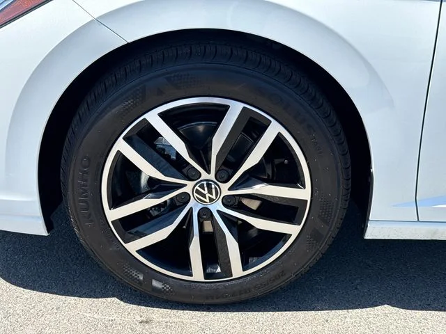 New 2026 Opal White Pearl Volkswagen 1.5T SE image 14