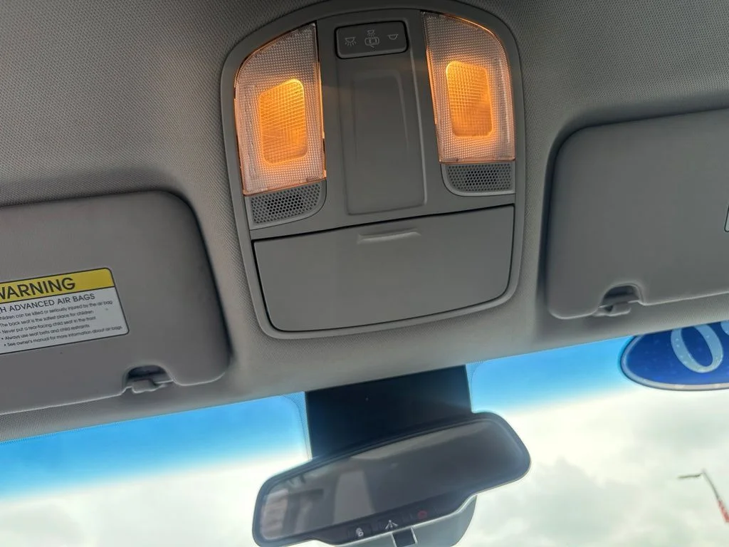 Used 2020 Aqua Blue Hyundai Value image 28