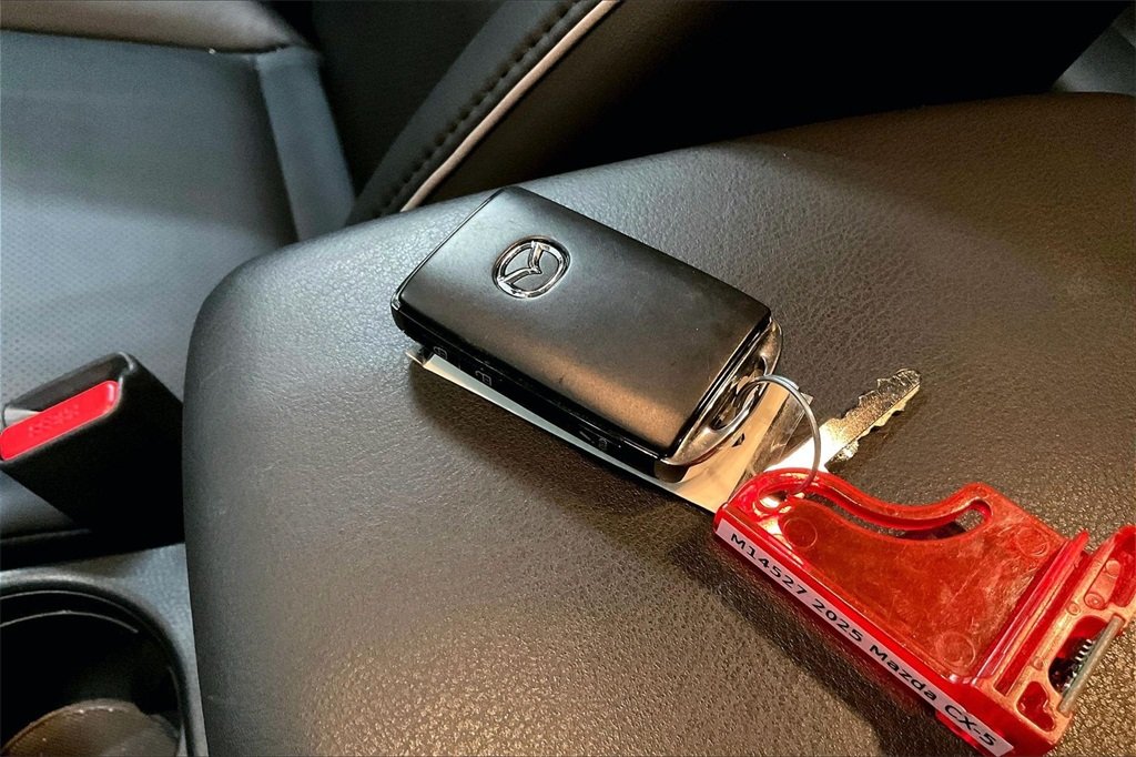 2025 MAZDA CX-5 - Image 10