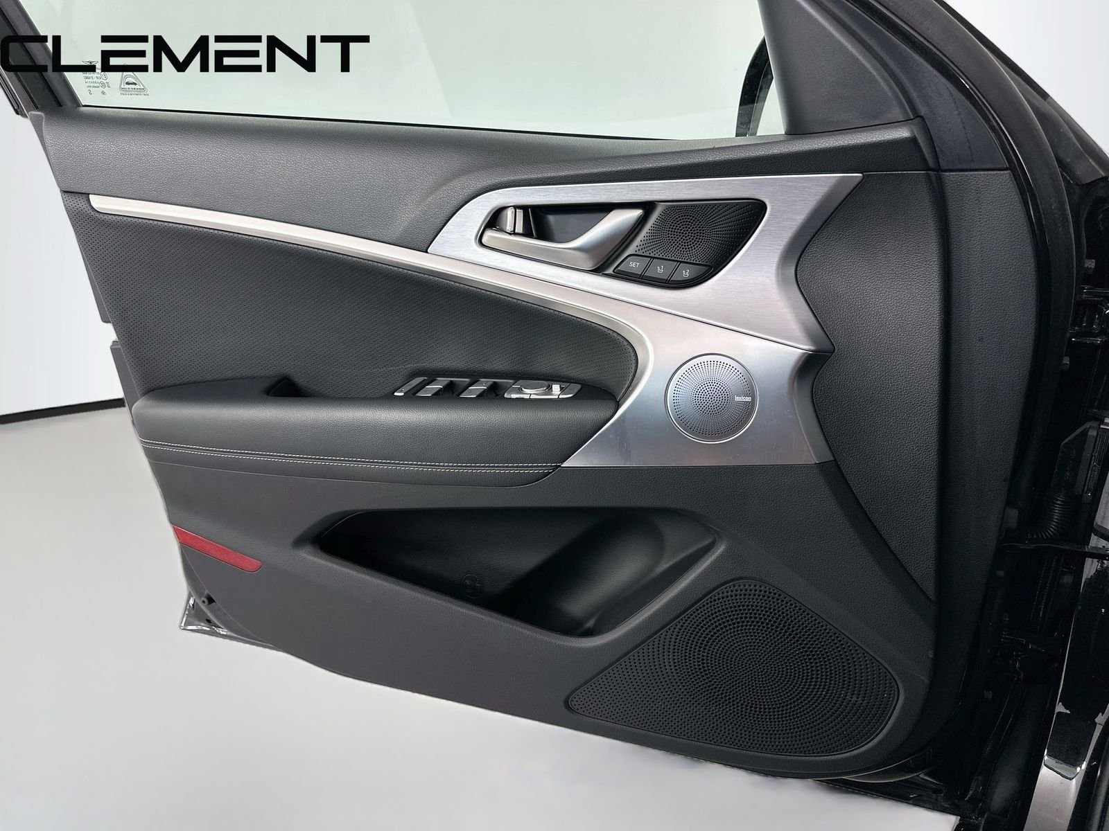 Used 2019 Black Genesis 3.3T Advanced image 28
