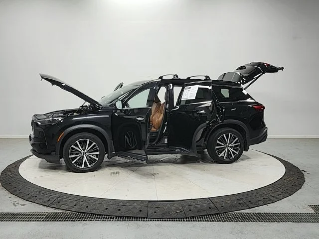 Used 2023 Black INFINITI Autograph image 13