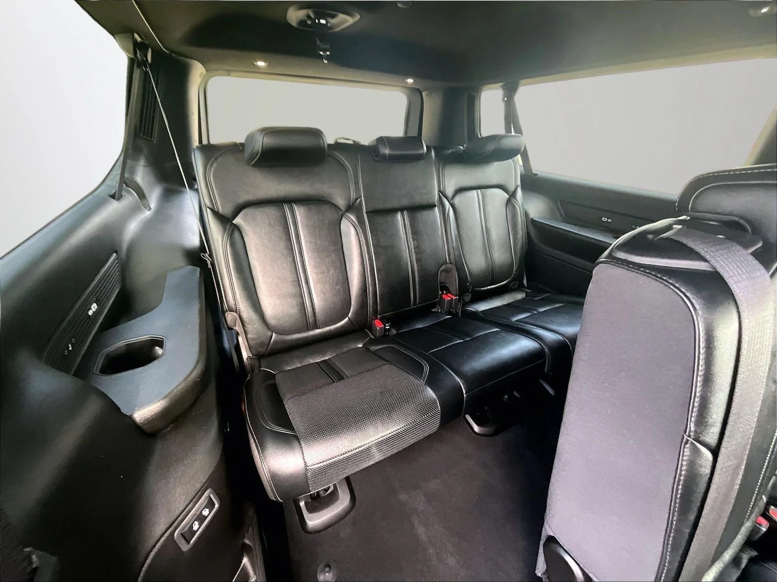 Used 2024 Black Jeep Series II image 27