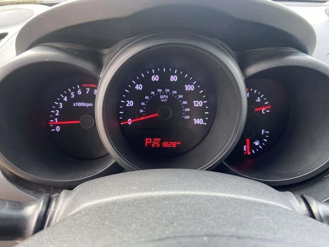Used 2010 White Kia Plus image 16